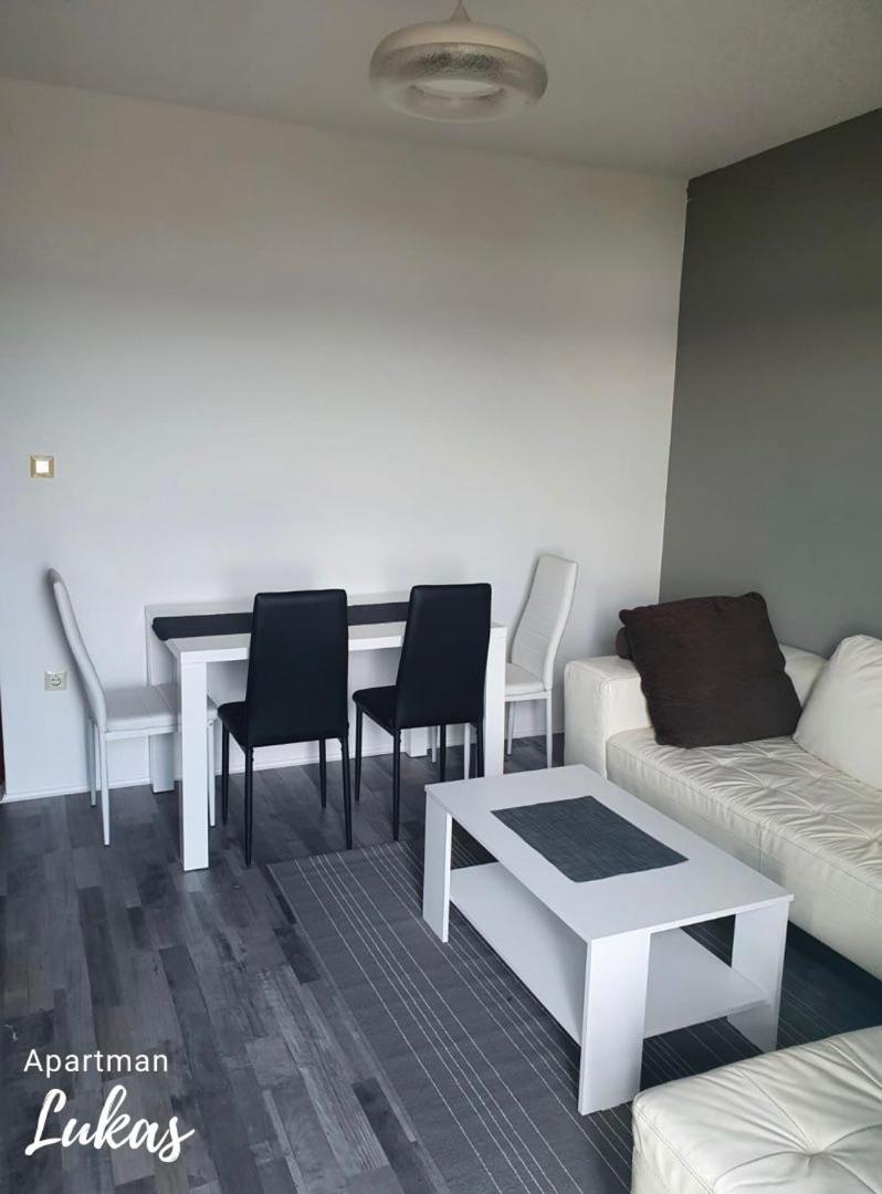 Apartmani Mazzarolli Jadranovo Room photo
